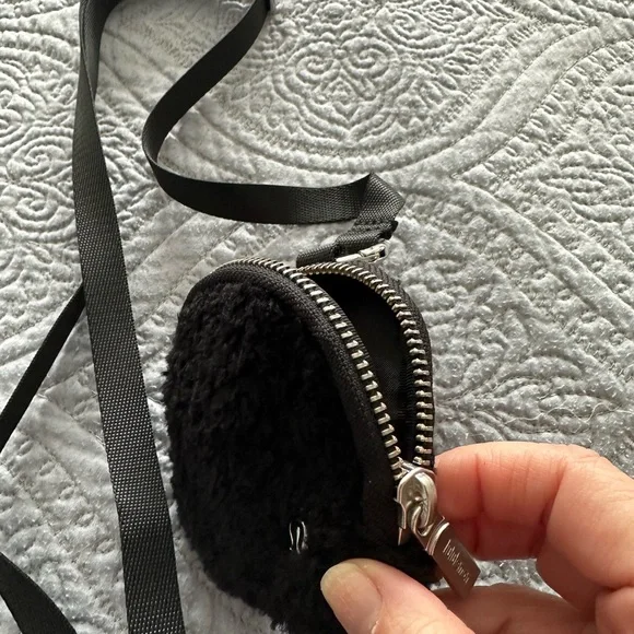 Lululemon Modular Phone Cross Body - fleece - Picture 7 of 7